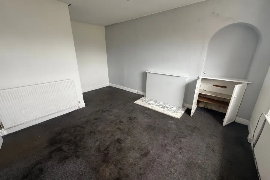 Image 4 