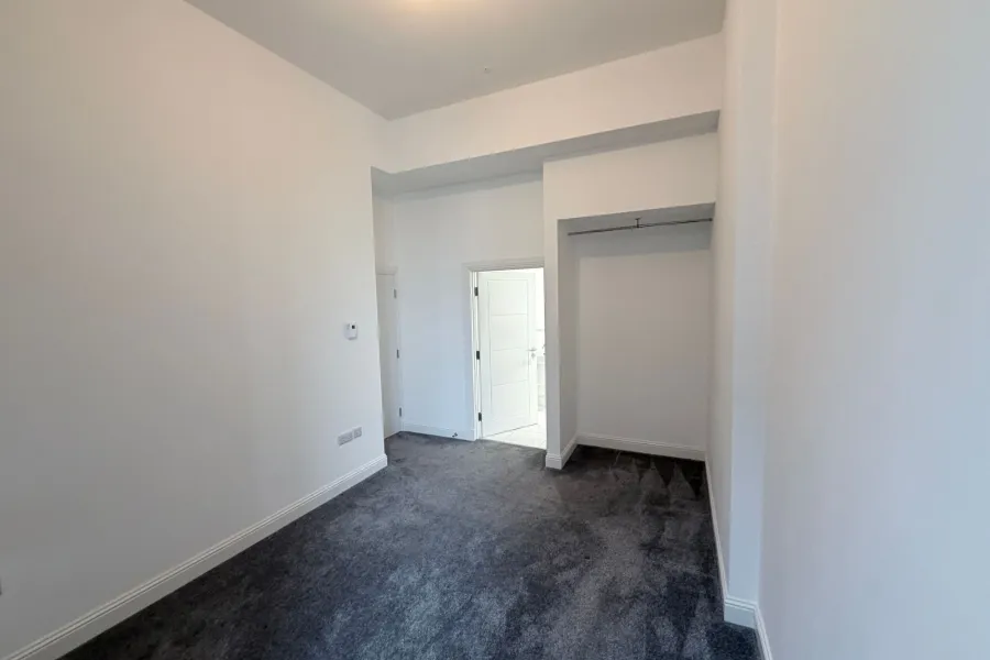 Image 10 